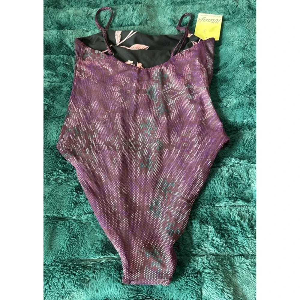 Maaji Women Size Small One Piece Reversible Swimsuit Floral Print‎  Beach Vacay